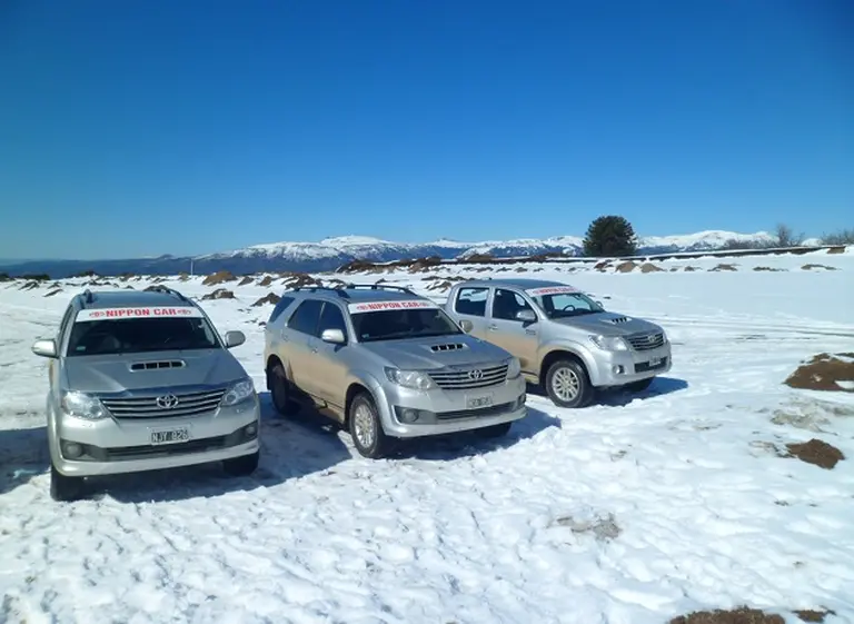 Travesí­a off road de Toyota antes del desembarco de la nueva Hilux y SW4 2015
