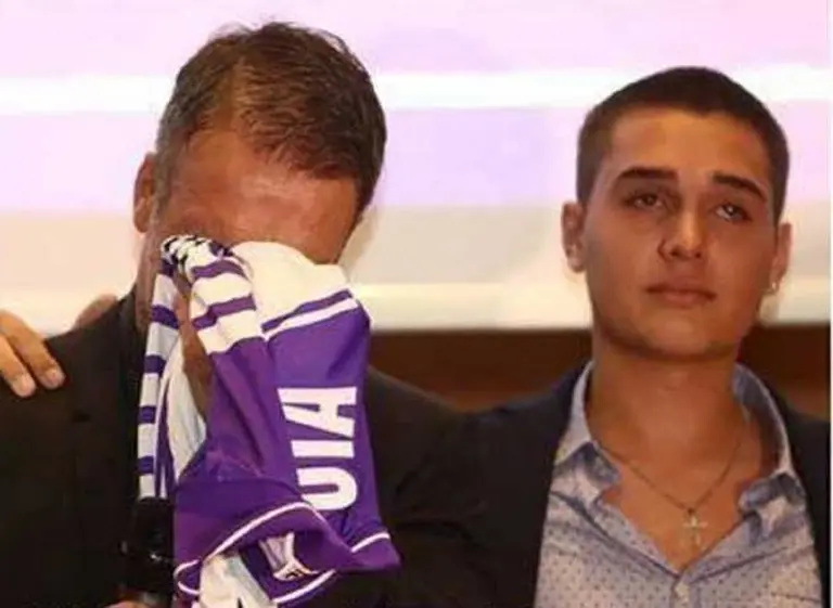 Batistuta se emocionó hasta las lágrimas durante un homenaje de la Fiorentina