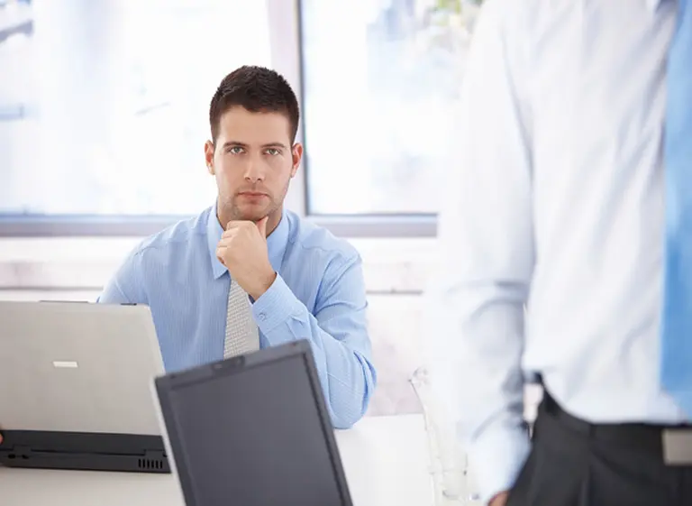 Lo mejor para impresionar a su jefe es no tratar de impresionarlo