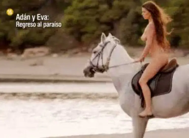 Estrenan un reality show en el que los participantes están todos desnudos