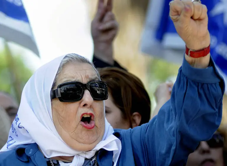 Bonafini: "Scioli va a estar rodeado, no podrá ir en cualquier dirección"