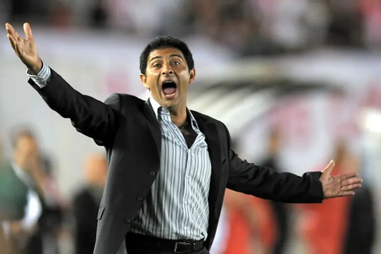 Astrada advierte: "Me parece que quieren un River-Boca en semifinales"