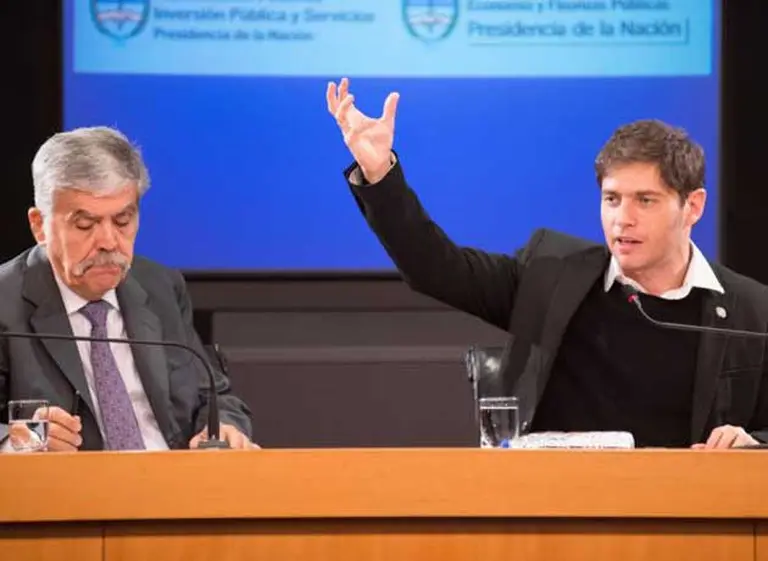 Kicillof confirmó una baja del 5% en combustibles y dijo que las estaciones de servicio no van a sufrir una caí­da en la rentabilidad