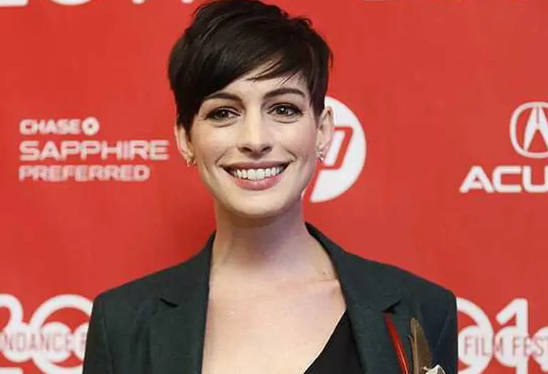 Anne Hathaway no quiso darle la mano a un periodista argentino por un "resfrí­o"