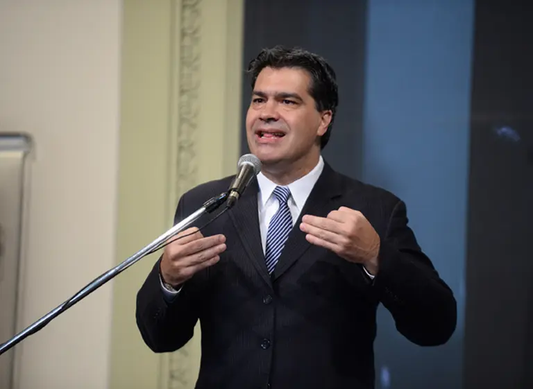 Para Capitanich, es apologí­a informar sobre "efecto contagio" de acuartelamientos en Santa Cruz