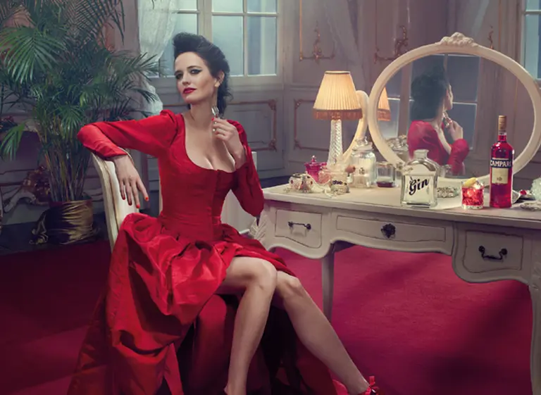 Campari presentó su calendario 2015, estelarizado por la actriz Eva Green