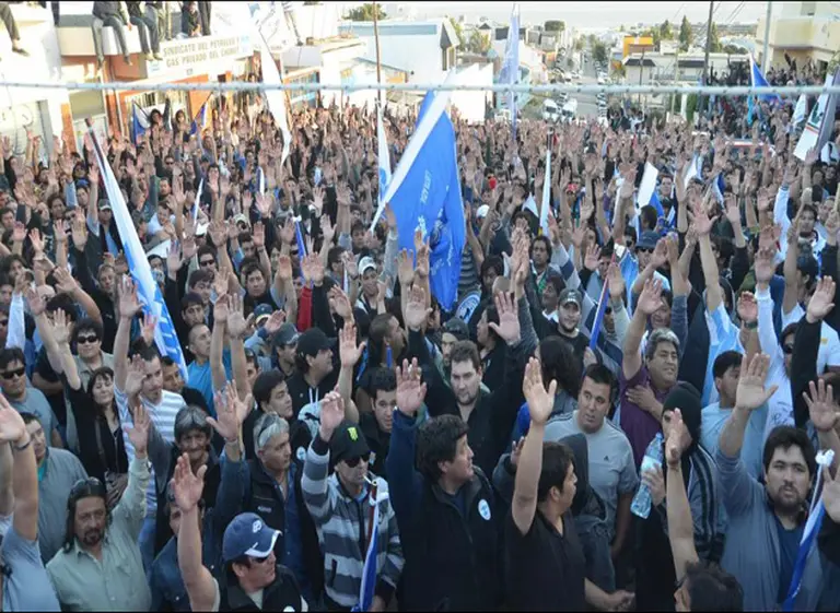 Petroleros realizan desde hoy un paro de 48 horas por una interna gremial con el oficialismo