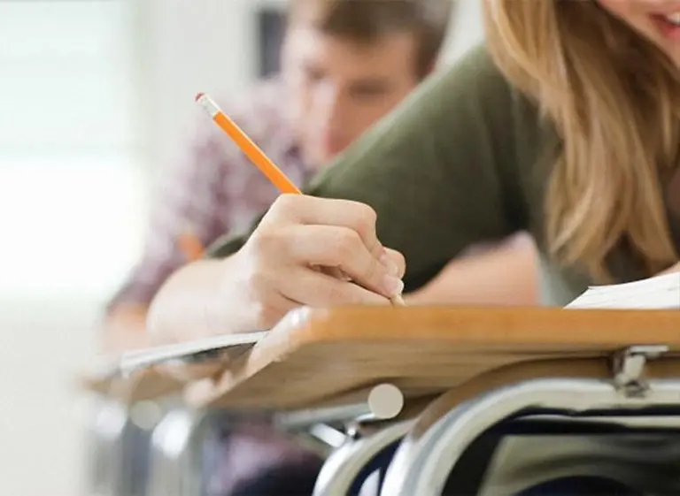 Cambridge recortó el "First Certificate": Argentina es uno de los paí­ses con más inscriptos al famoso examen de inglés