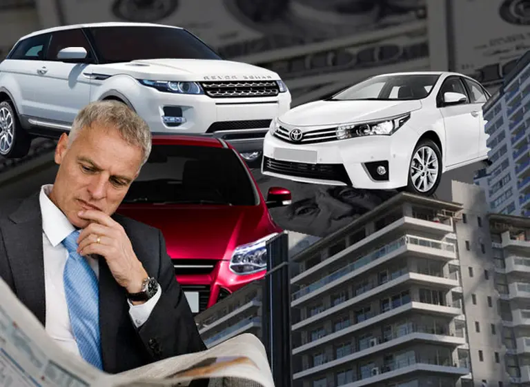 Prohibido avisos sólo en dólares: agencias de autos e inmobiliarias, sancionadas por no exhibirlos en pesos