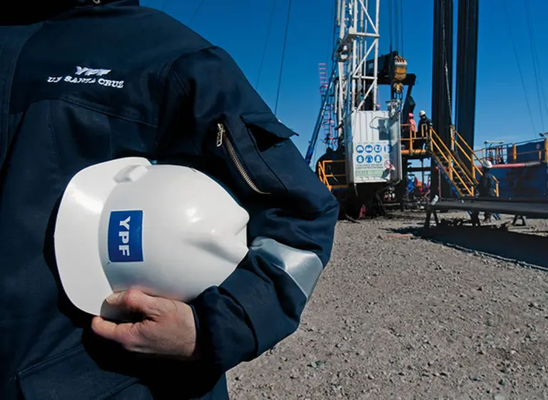 Rí­o Negro: firmaron contrato con YPF para explorar Cerro Manrique