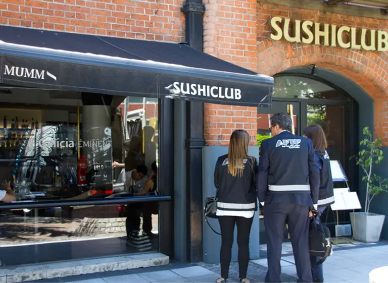 La AFIP allanó locales de Sushi Club por una evasión de más de $12 millones