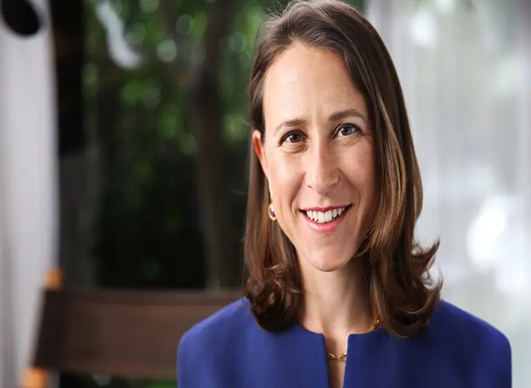 Conozca a Anne Wojcicki, la austera millonaria que jamás pide bebida ni postre en los restaurantes