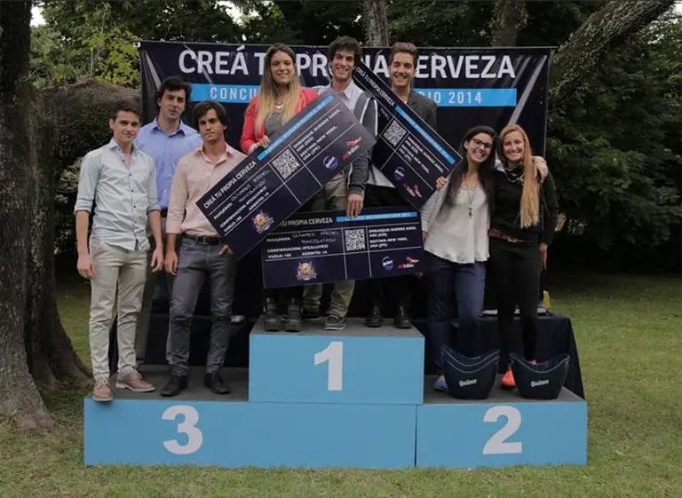 Alumnos de la UCA se quedaron con el concurso de innovación de Quilmes