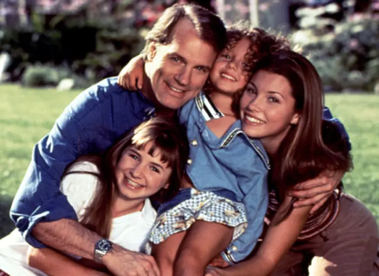 El actor Stephen Collins admitió haber abusado de tres niñas