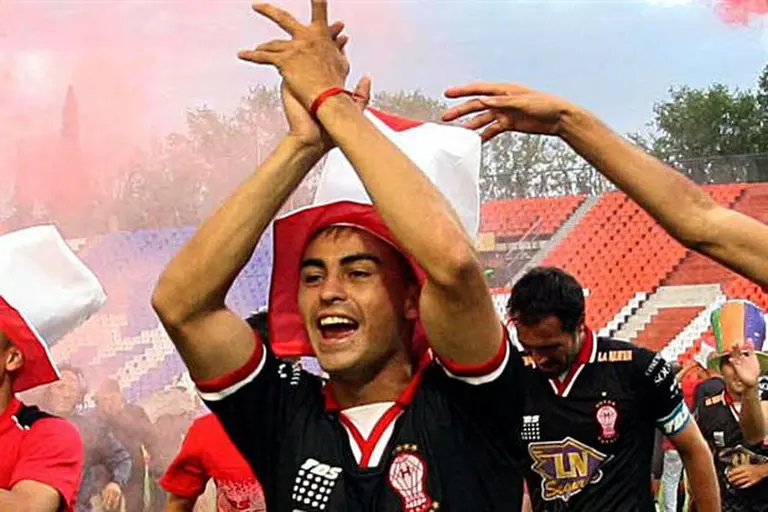 El presidente de Huracán admitió que hubo una oferta de River por el Pity Martí­nez