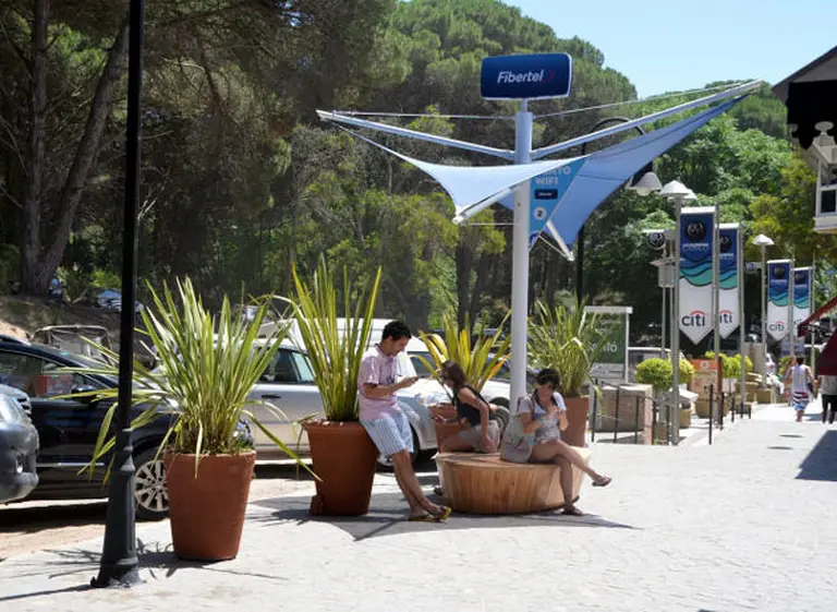 Fibertel instaló corredores Wi-Fi gratuitos en Pinamar y Cariló