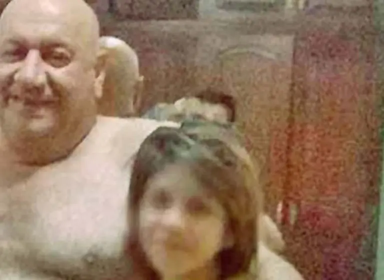 Difunden las fotos completas del intendente salteño con menores semidesnudas