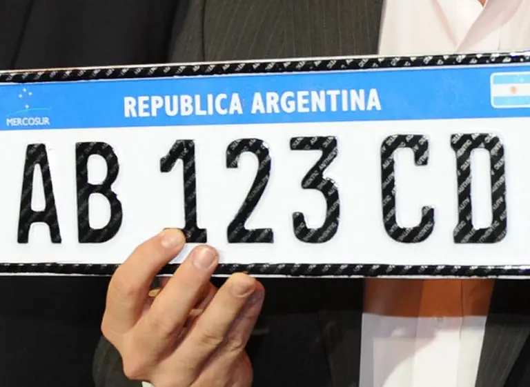 Desde hoy, los autos tendrán nueva identificación: la "Patente Mercosur"