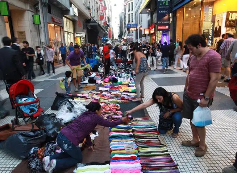 Revelan que a causa de la economí­a en negro, el Estado deja de recaudar u$s50.000 millones al año