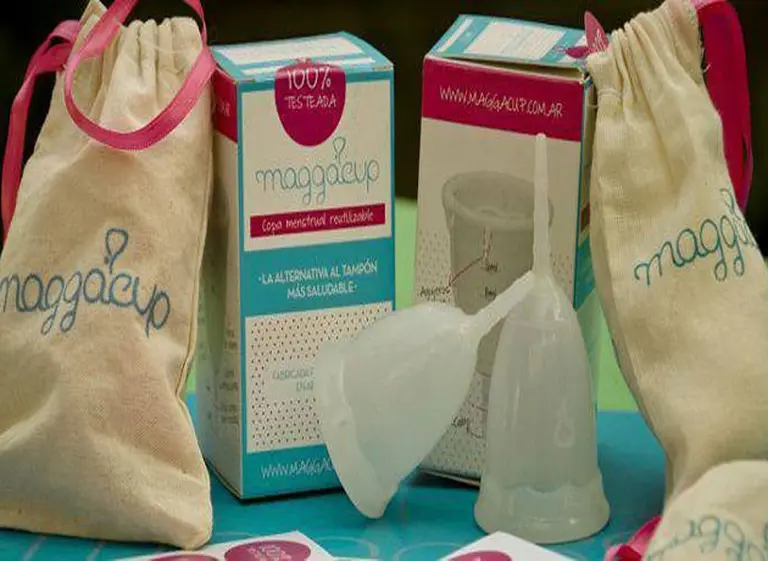 Para reemplazar los tampones, firma local ofrece a las mujeres una solución saludable y ecológica