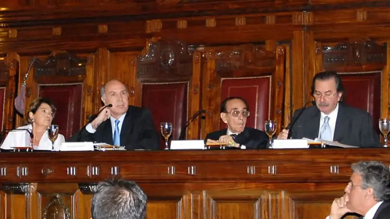 ¿Quiénes son los dos candidatos a integrar la Corte Suprema?