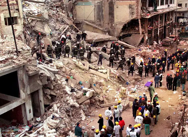 AMIA: desclasifican los archivos de Inteligencia relacionados al atentado