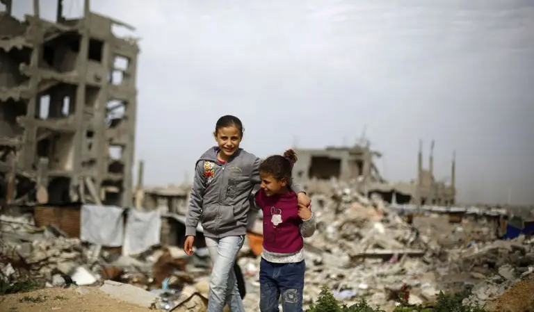 Intenso fuego de artillería de Israel contra Gaza