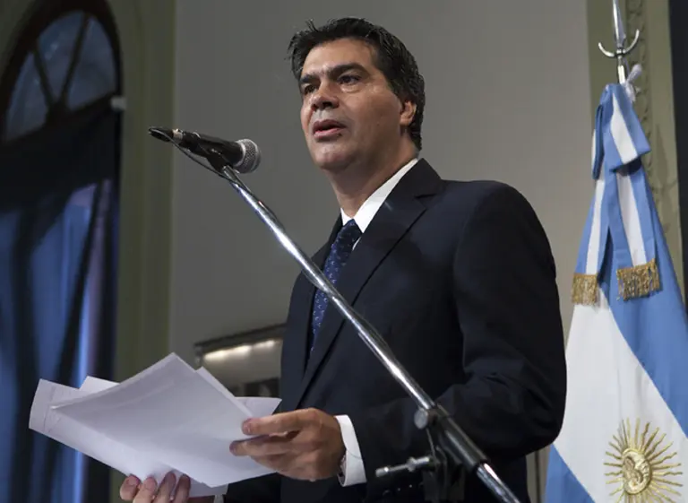 Tras su regreso a Chaco, Capitanich enfrenta su primer conflicto docente