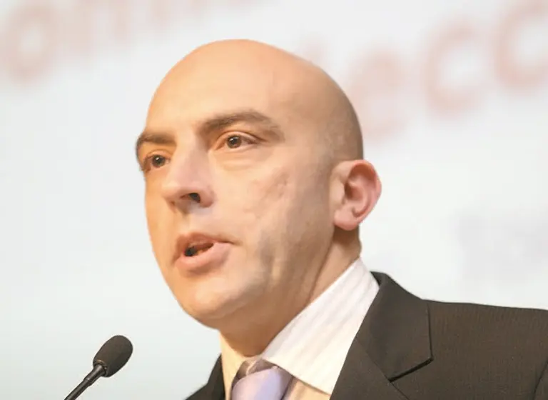 Murió en un accidente de tránsito el economista Tomás Bulat