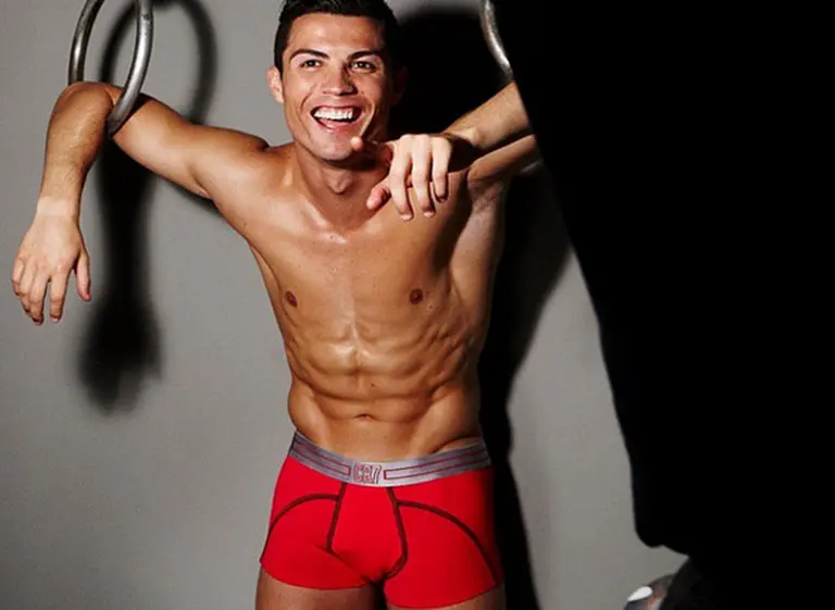 Cristiano Ronaldo revela 15 secretos para tener sus abdominales