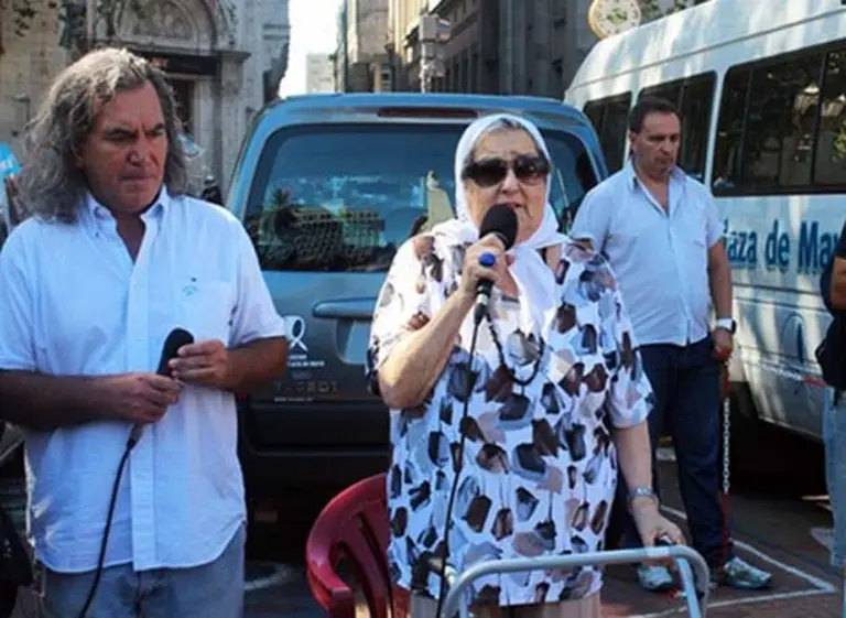 Esa maldita costilla: Bonafini trató a Macri de "cagón" por no ir a la CELAC