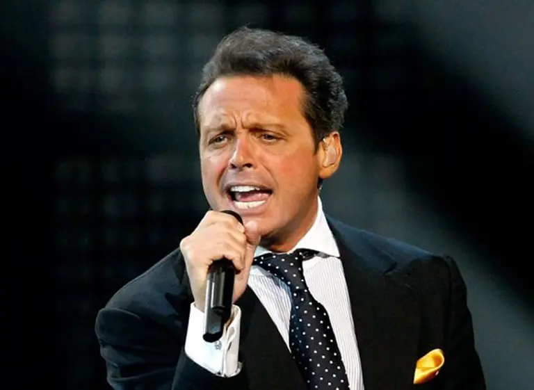 Luis Miguel tuvo que suspender un show porque estaba "borracho y drogado"