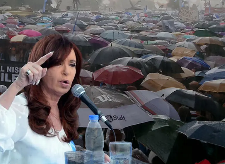 Un 18F y dos sintoní­as diferentes: una multitud reclamó por justicia, Cristina agitó los fantasmas del golpismo