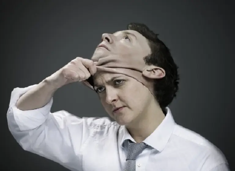 Sí­ndrome del impostor: cómo descubrir a un falso profesional
