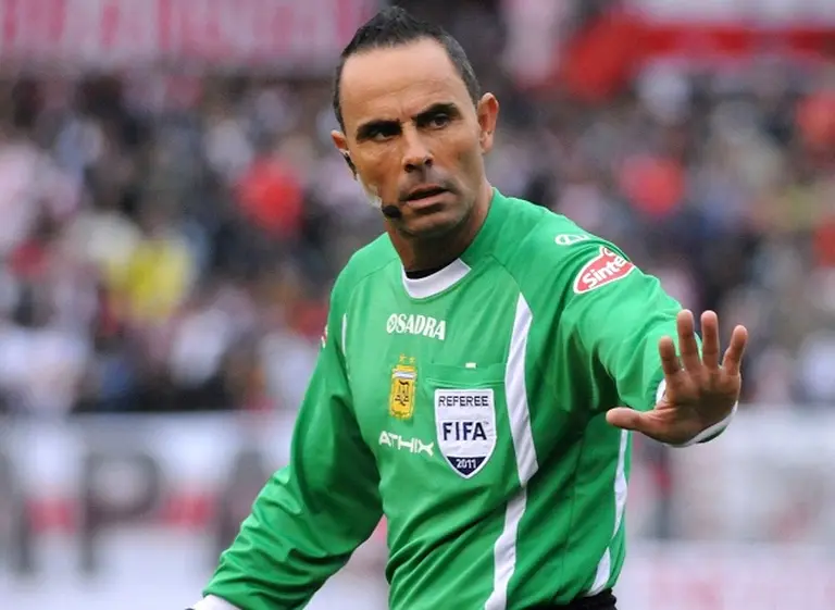 Todo Pasa, la sociedad que el árbitro Lunati tendrí­a sin declarar en Miami