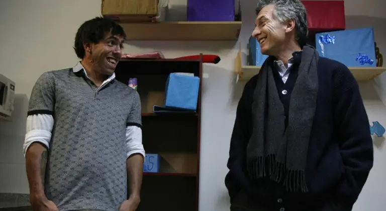"Arrebato": Macri cerró filas con Carlitos Tevez y se lo sacó a Scioli para la campaña