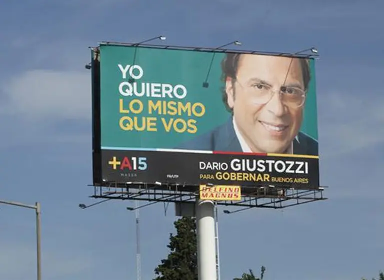Giustozzi sigue con Massa, aunque también "conversa" con otros candidatos