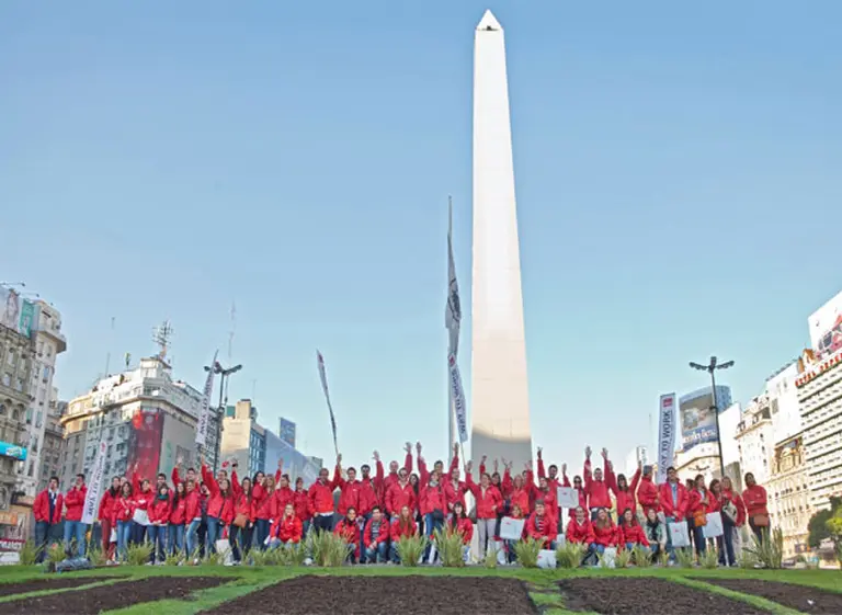 Adecco Argentina sale a la calle para ayudar a los jóvenes a conseguir trabajo