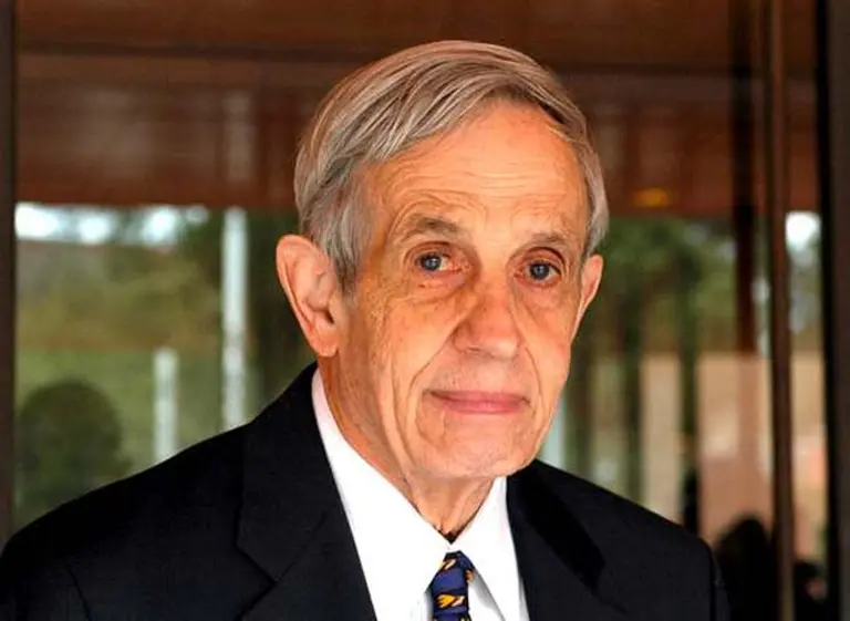 El protagonista real de "Una mente brillante" ganó el "Nobel" de las matemáticas