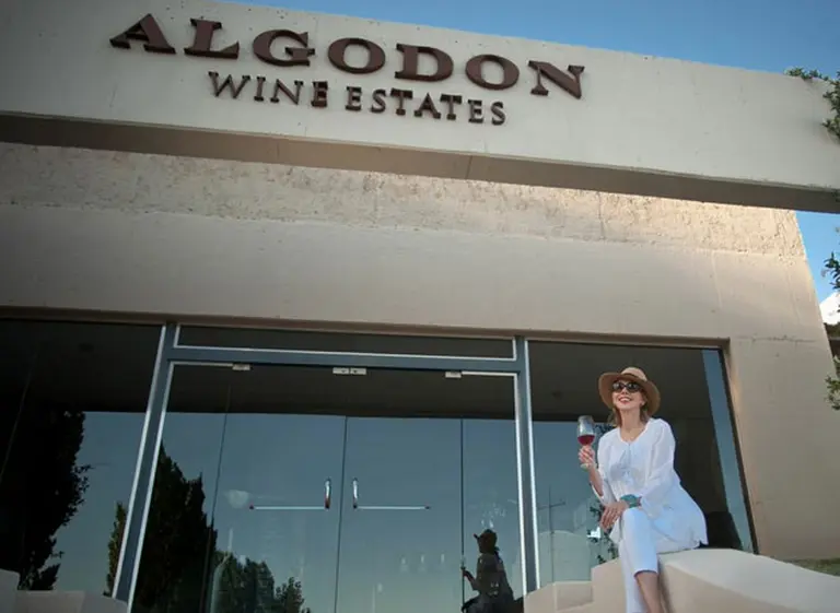 La actriz norteamericana Christine Baranski disfrutó de los vinos mendocinos