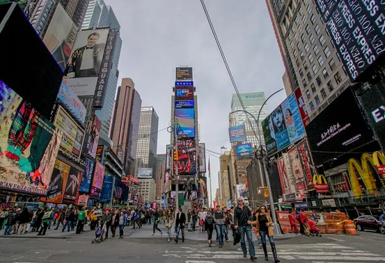 New York pierde el miedo al coronavirus: miles de personas en las calles
