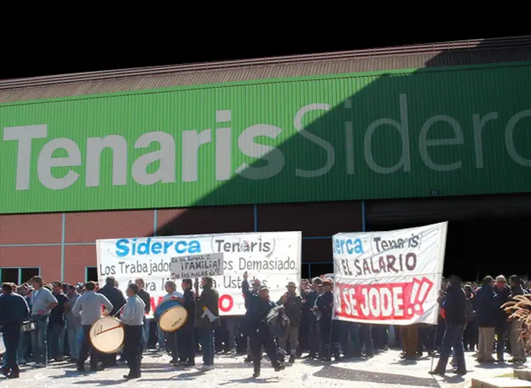 Por la crisis del petróleo, Techint paraliza en forma total su planta de Campana y crece el malestar en la fábrica