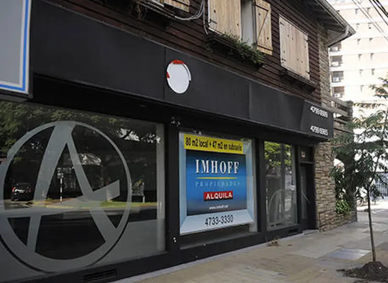 Deserción de concesionarias: en un tramo de Libertador hay un local vací­o por cuadra