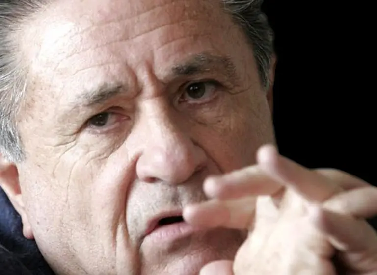 Duhalde: "¿Qué pasarí­a si un dí­a se cae el avión y desaparece el Presidente?"