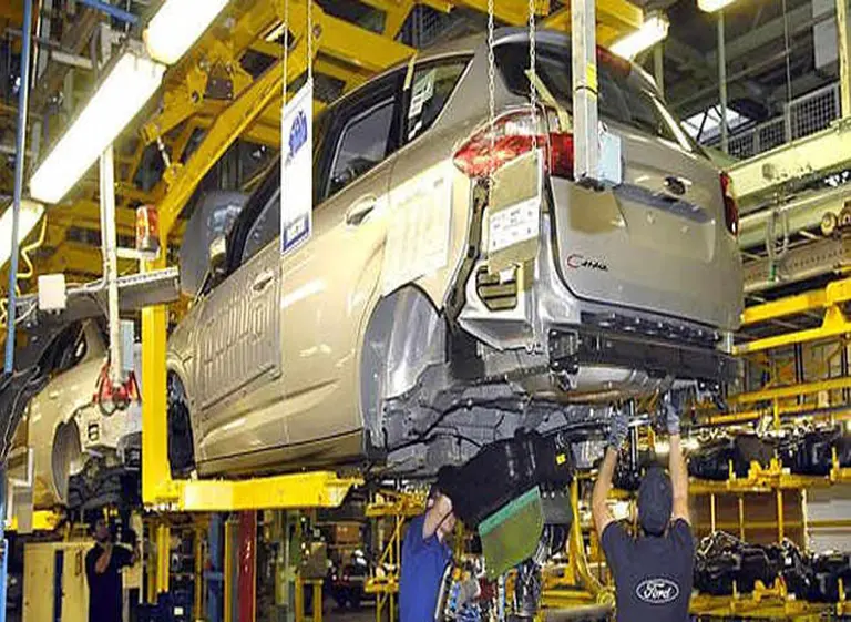Los empleados de Ford en Venezuela exigen recibir su sueldo en dólares