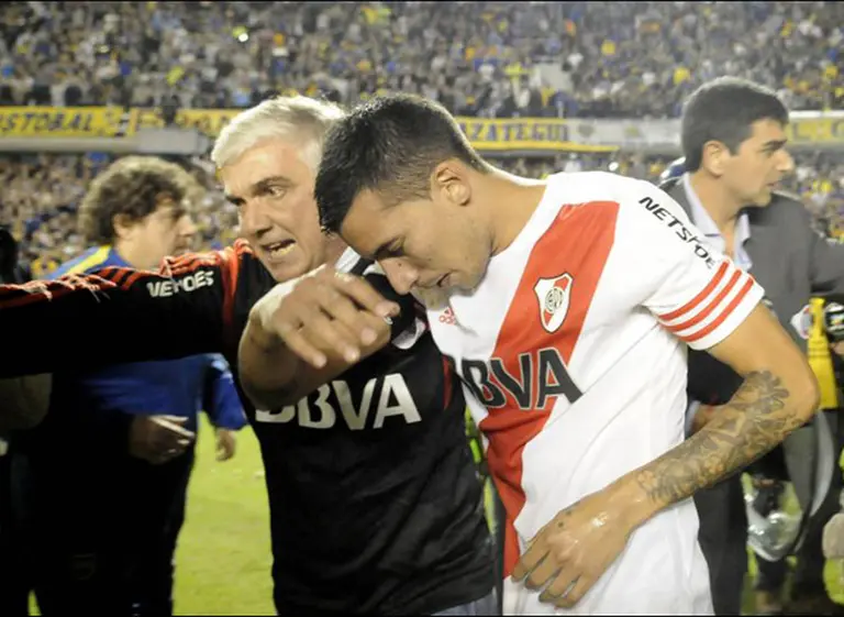 Cuatro jugadores de River, con queratitis quí­mica por el gas pimienta