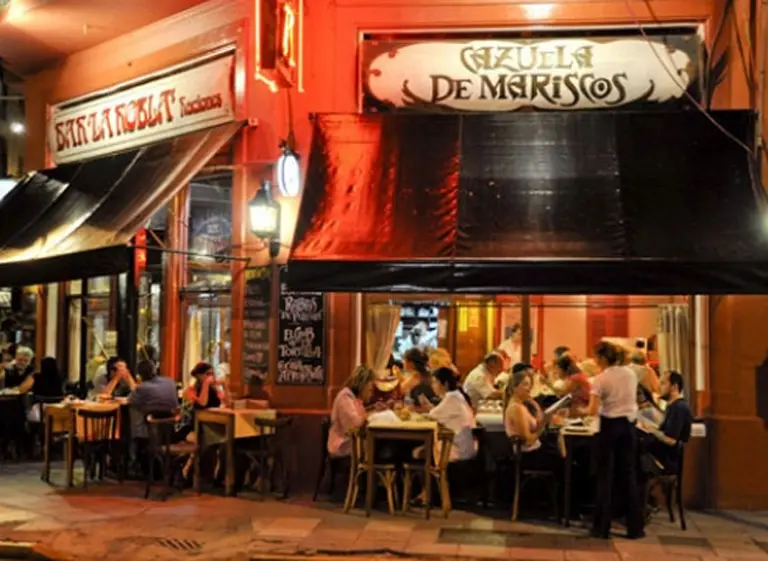 El dueño de Nac&Pop pagó con cheques sin fondos y es inminente el desalojo del bar La Robla