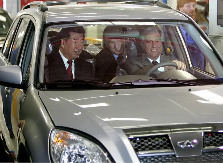 Franco Macri baja la persiana de Chery-Socma en Uruguay con pérdidas de u$s600.000 por dí­a