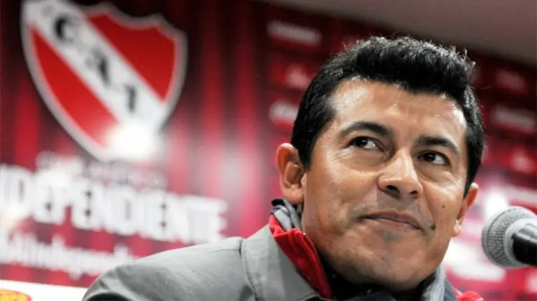 Almirón, tras la renuncia: "Ahora la gente va a decir por fin se fue este negro de mierda"