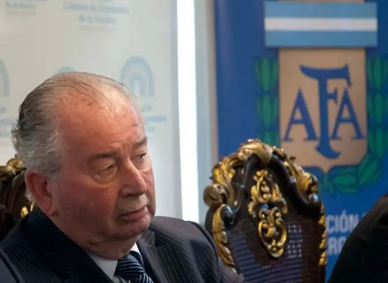Escándalo FIFA salpica a la AFA: afirman que Grondona recibió sobornos millonarios